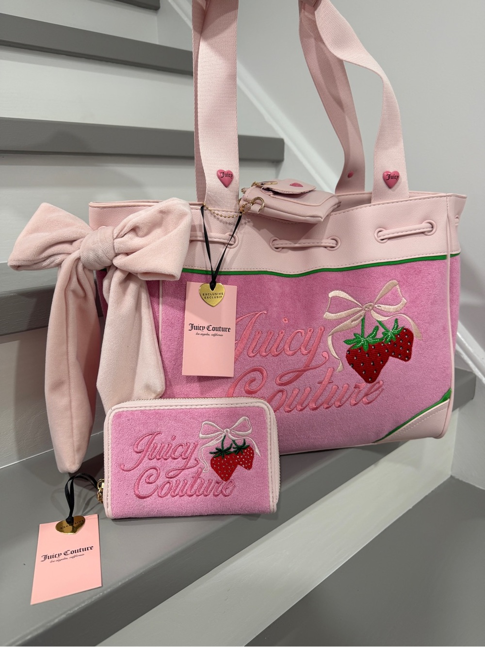 ⭐️DAYDREAMER⭐️Juicy Couture Pink Strawberry Tote with Matching Wallet
